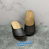 صندل طبی مدل آرشیدا مشکی با طراحی سوراخدار و رنگ مشکی