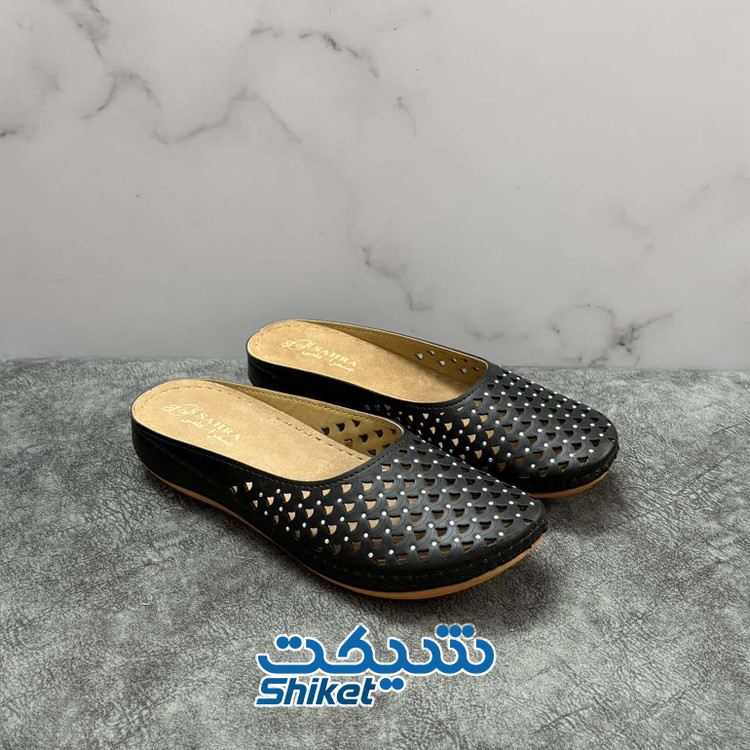 صندل طبی مدل آرشیدا مشکی با طراحی سوراخدار و رنگ مشکی
