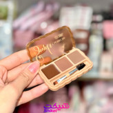 نمای نزدیک سایه ابرو بیسکوئیتی S.F.R