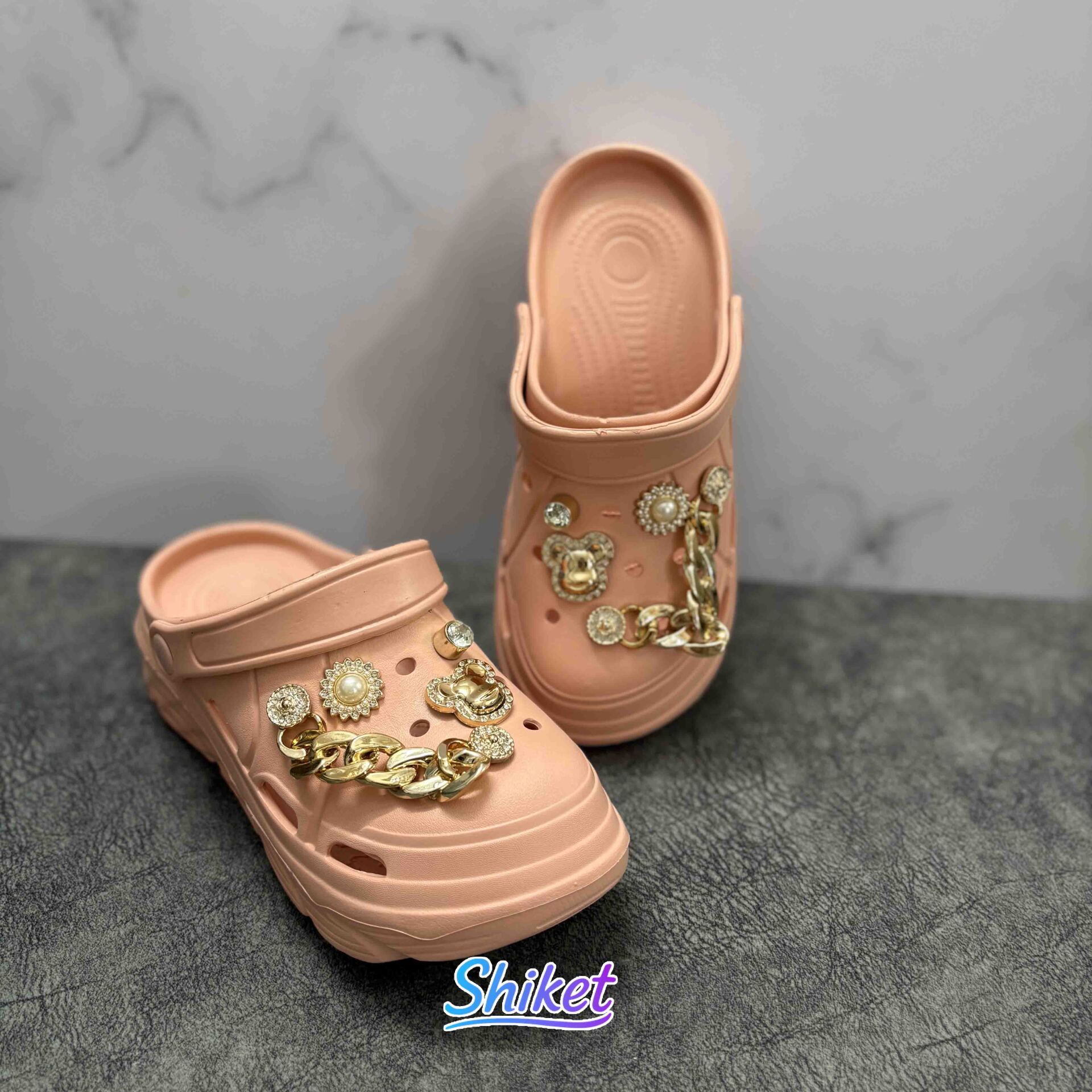  کراکس زنانه نگین‌دار مدل Golden Charm (رنگ کالباسی) 