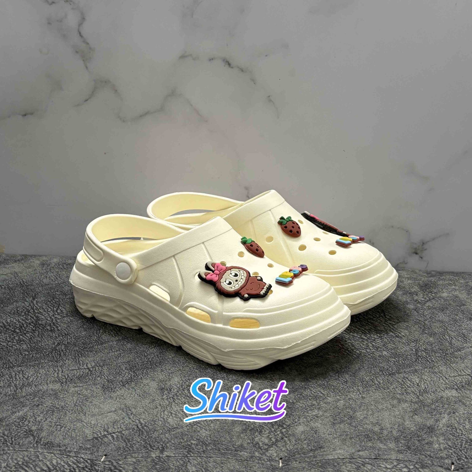 کراکس زنانه عروسکی مدل Labubu (رنگ سفید)